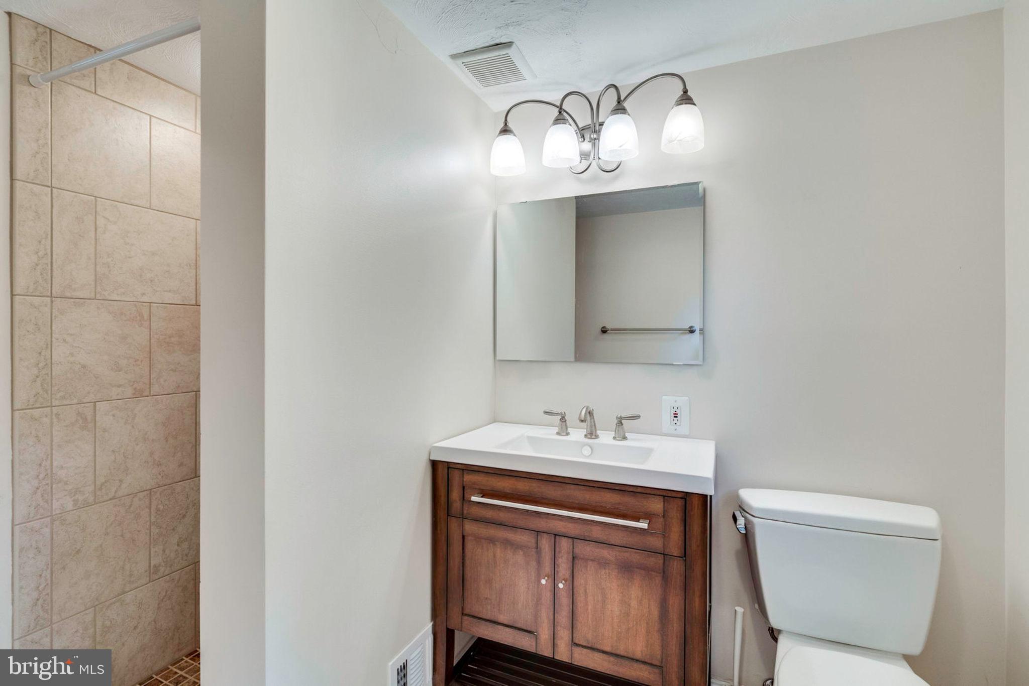 DALE VIEW MANOR - Residential Lease