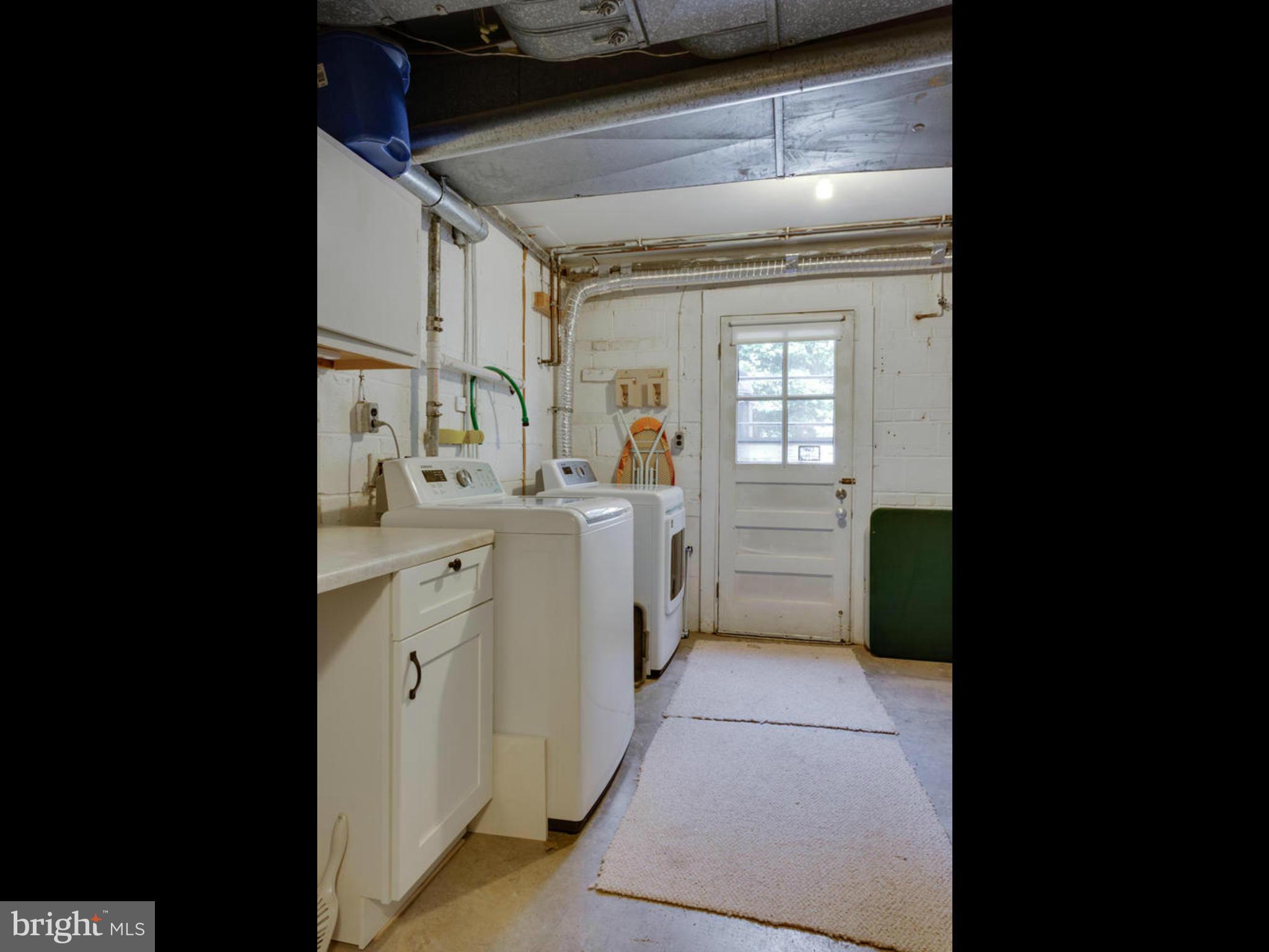 DALE VIEW MANOR - Residential Lease