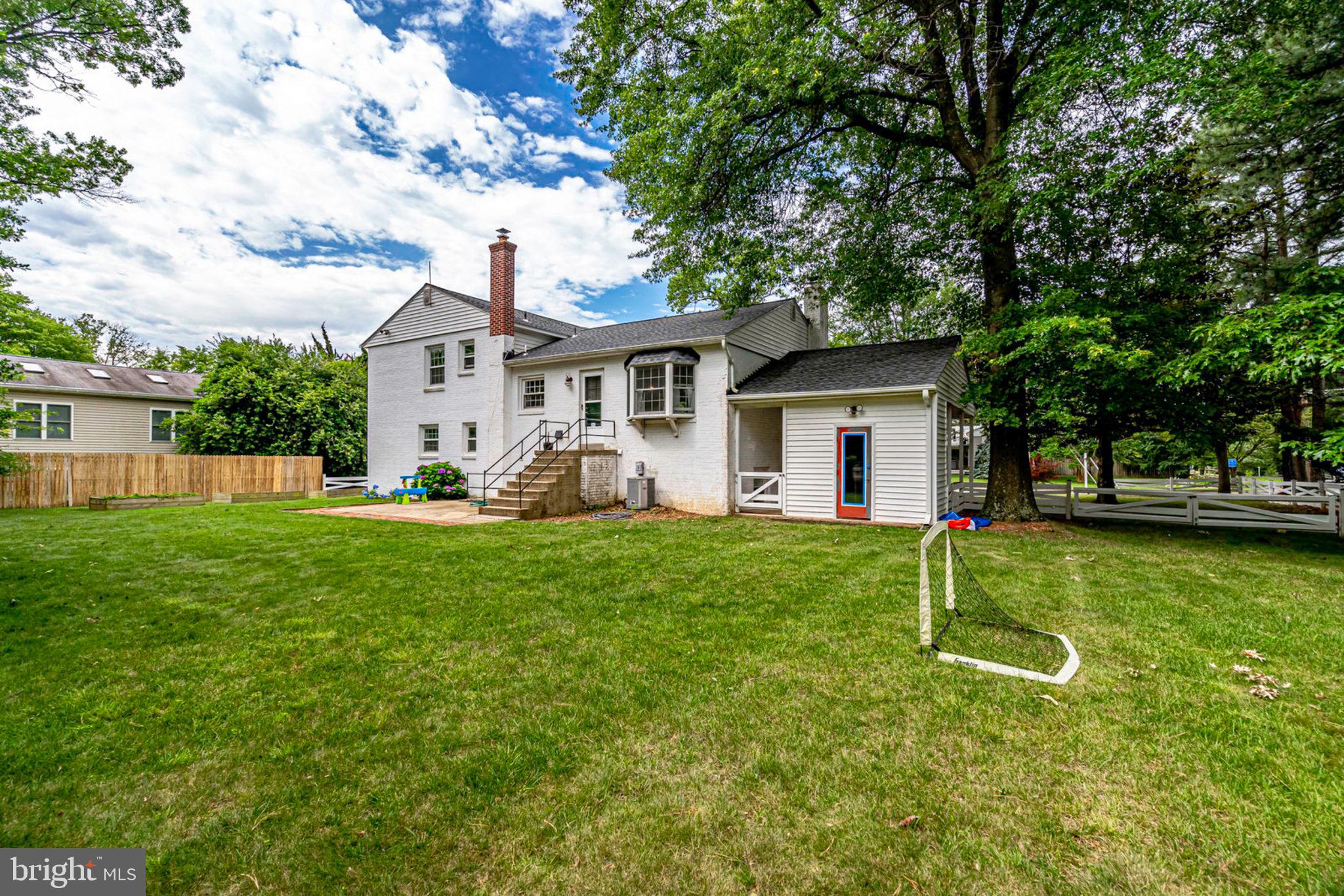 DALE VIEW MANOR - Residential Lease