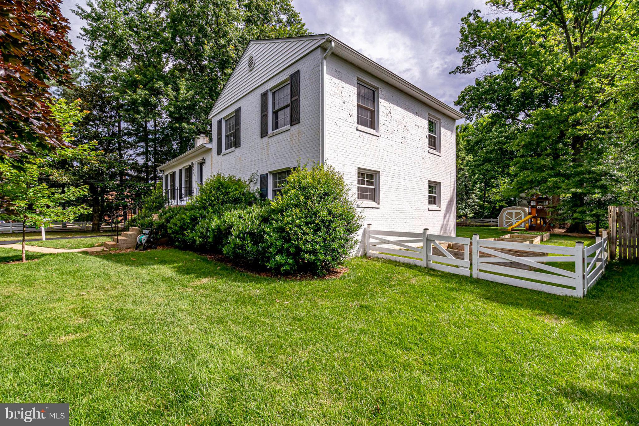 DALE VIEW MANOR - Residential Lease