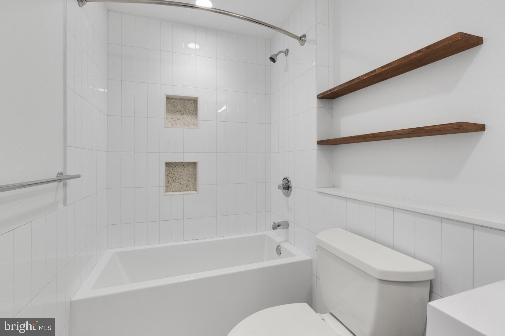 FISHTOWN - Residential Lease