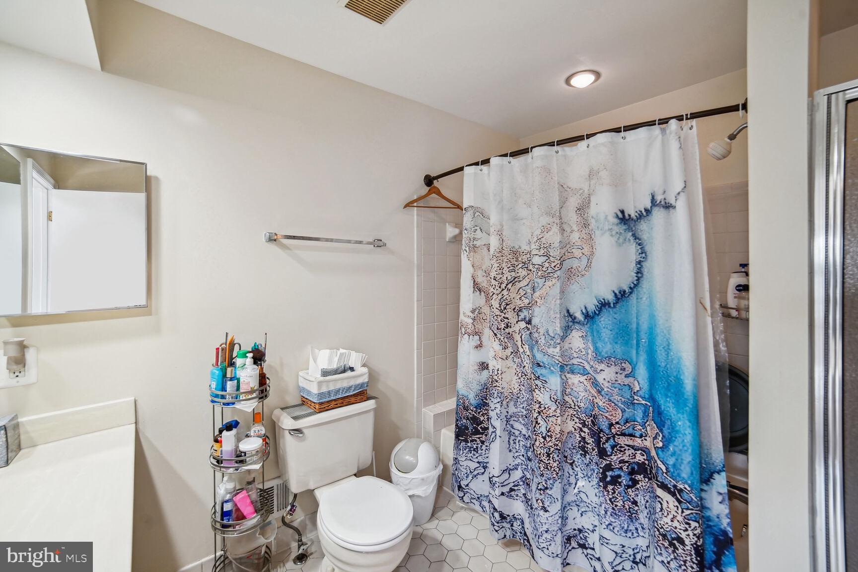 SILVER SPRING CNTRY CLUB - Residential