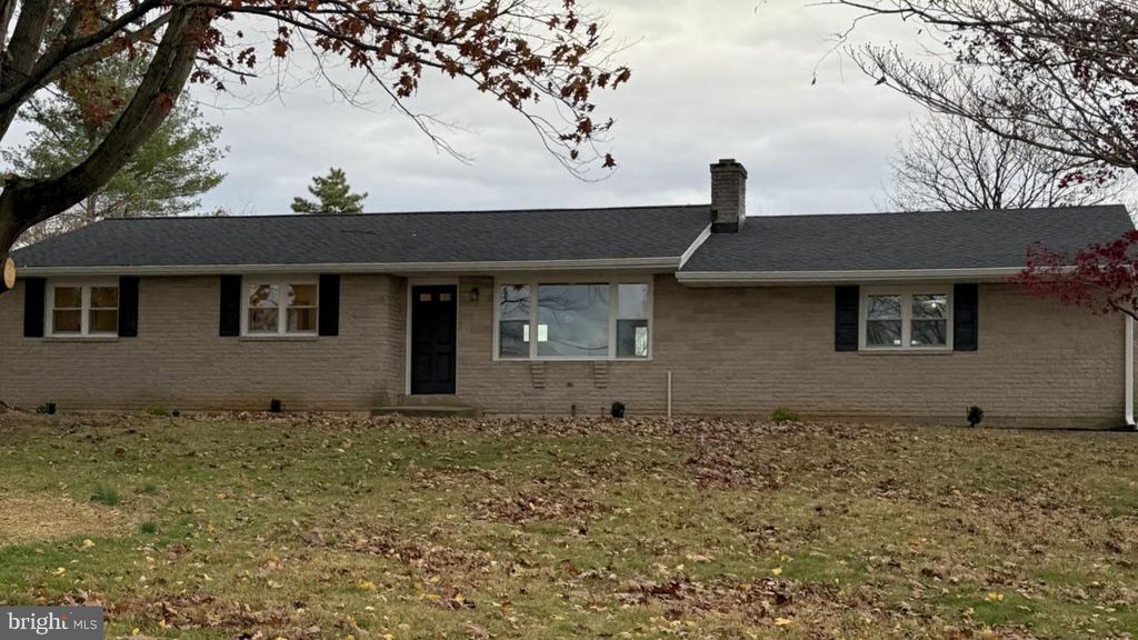 Photo of 262 Kathy Court, LEBANON, PA 17091 (MLS # PALN2023668)