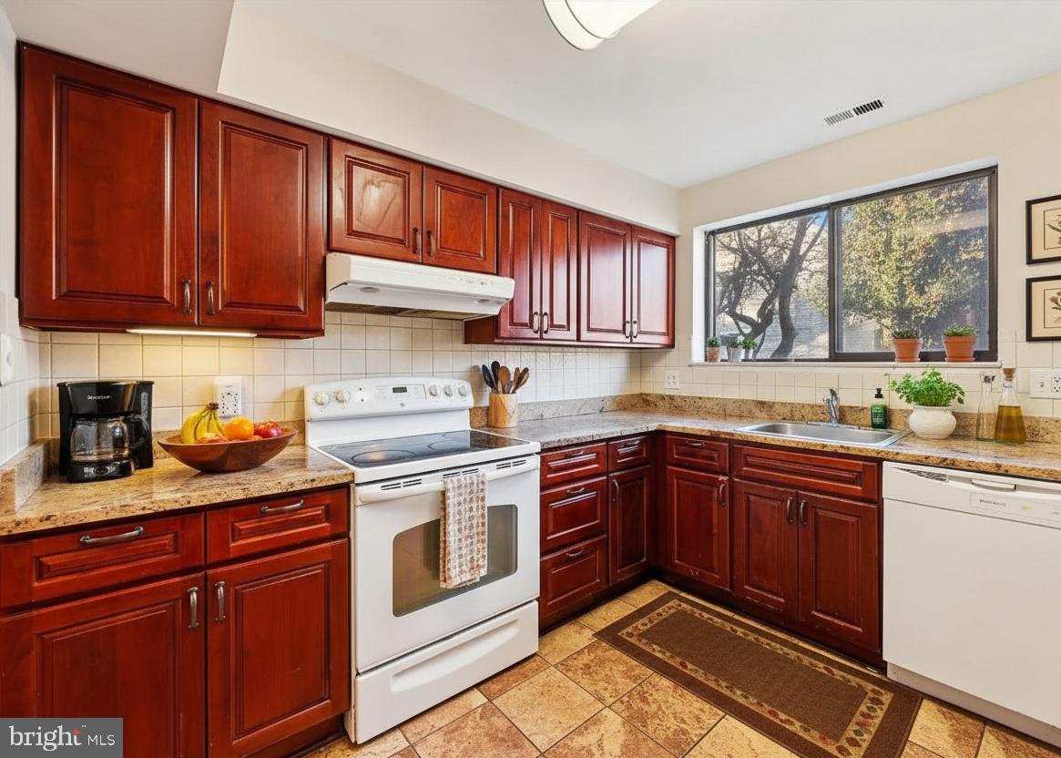 WINDSOR GREEN - Residential