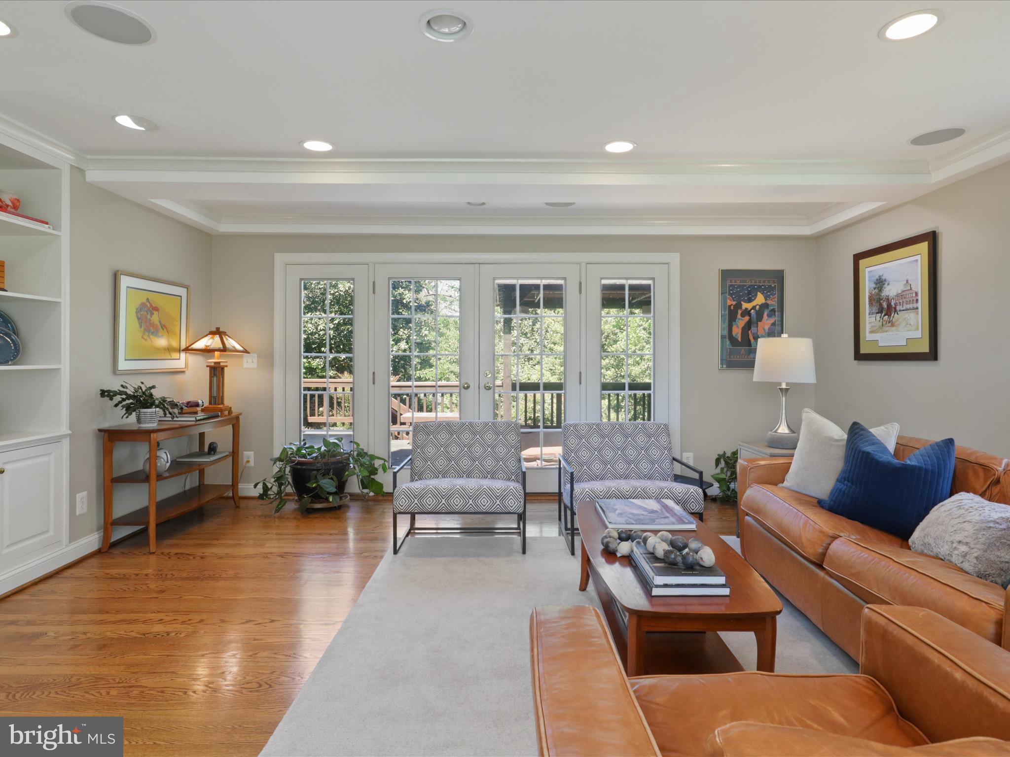 COUNTRY CLUB HILLS - Residential Lease