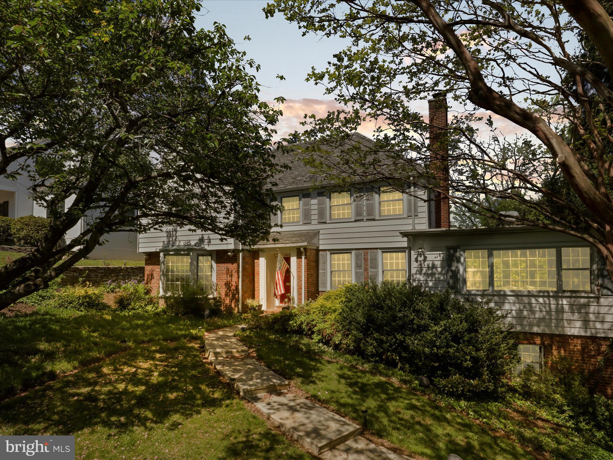 COUNTRY CLUB HILLS - Residential Lease