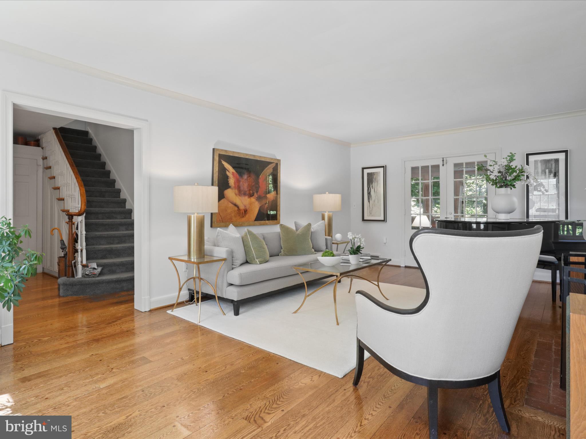 COUNTRY CLUB HILLS - Residential Lease