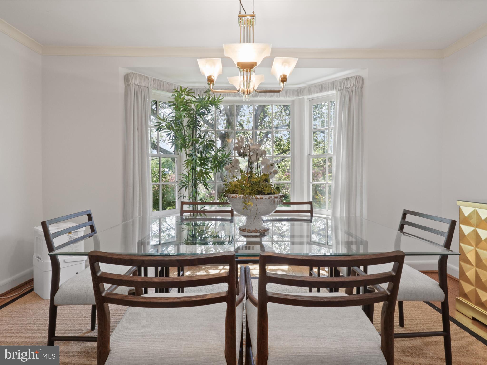 COUNTRY CLUB HILLS - Residential Lease