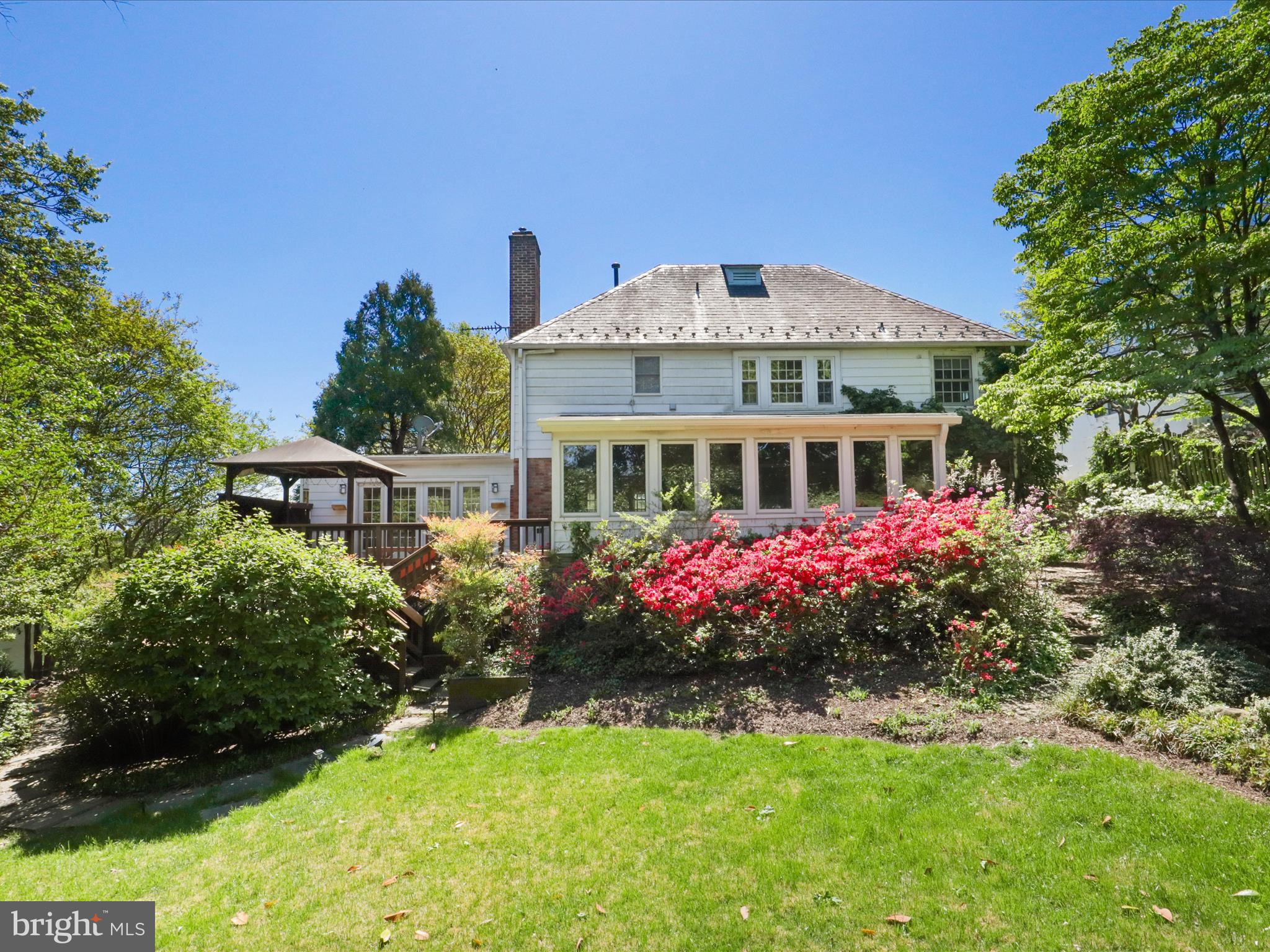 COUNTRY CLUB HILLS - Residential Lease