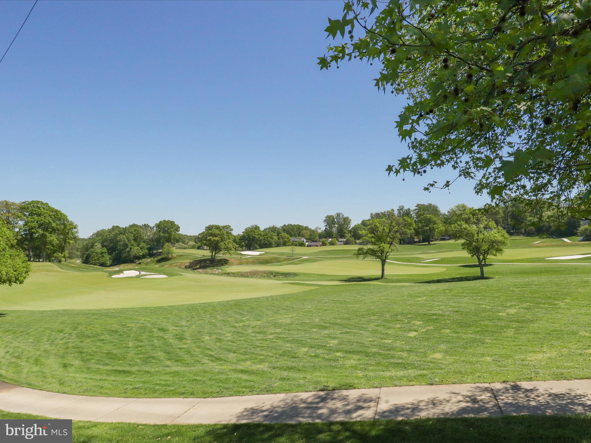 COUNTRY CLUB HILLS - Residential Lease