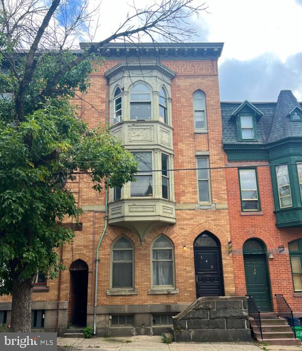 2nd floor – 1 bedroom, 1 full bath apartment with living area, kitchenette with stove and refrigerator. Great downtown location steps away from restaurants, shopping and entertainment. No pets and no smoking indoors.