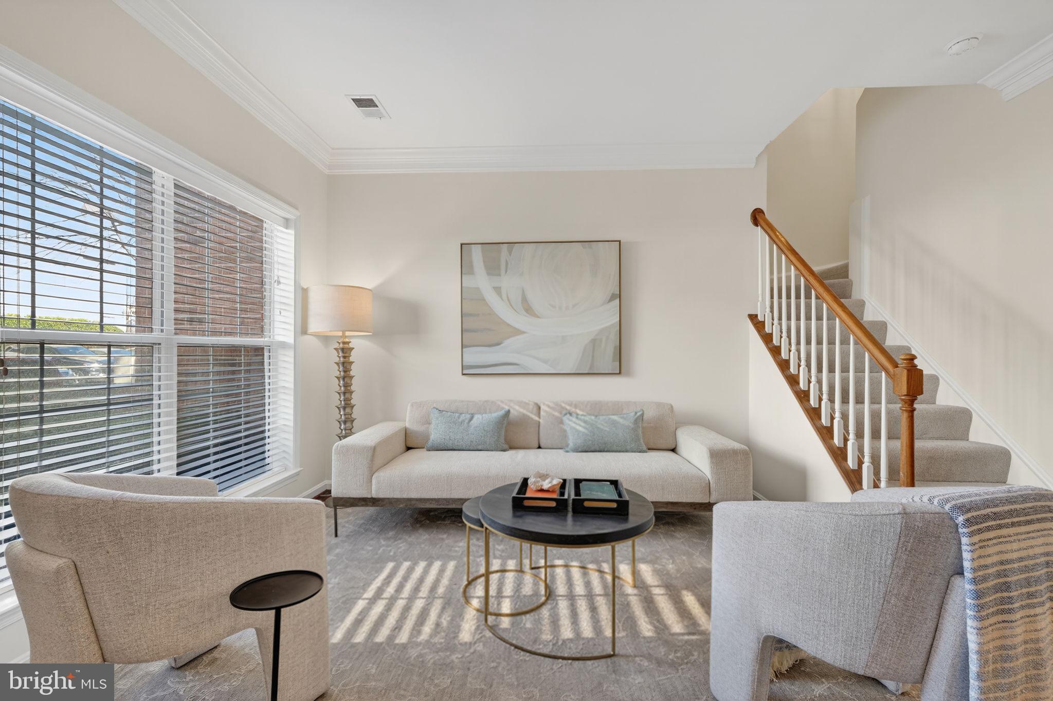 1716 KINGSGATE COURT