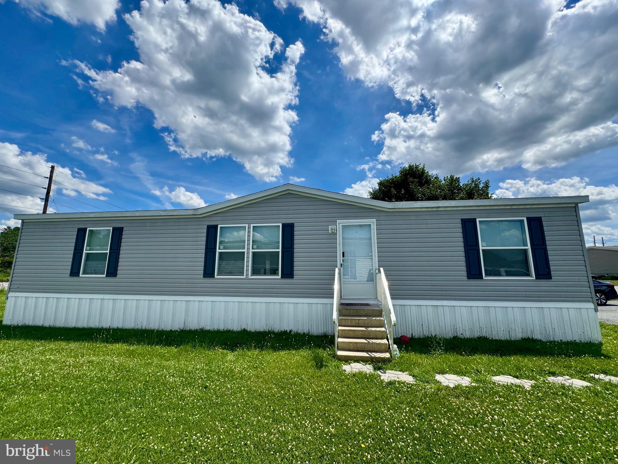 386 ROYAL CREST DRIVE