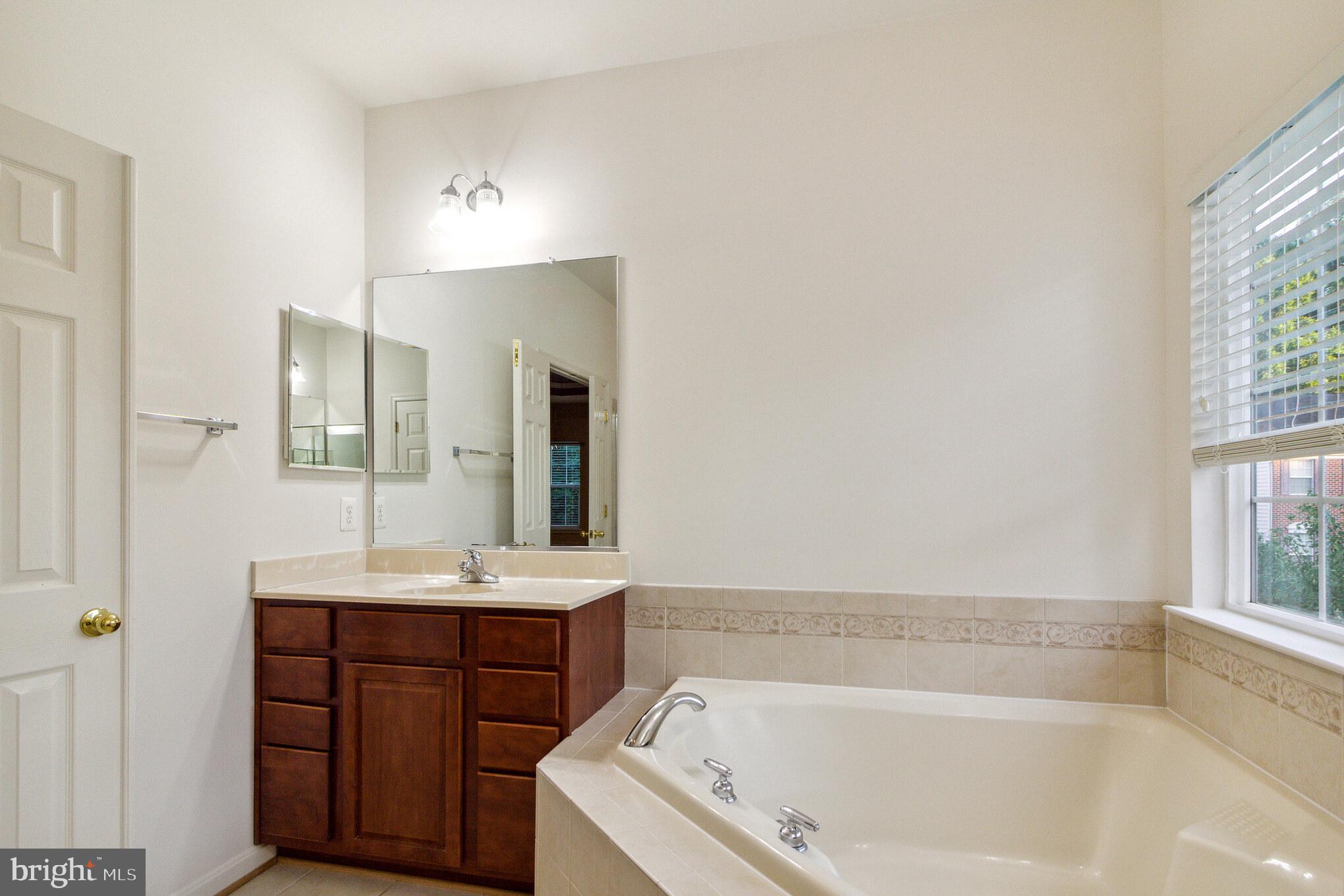 CASCADE OVERLOOK - Residential