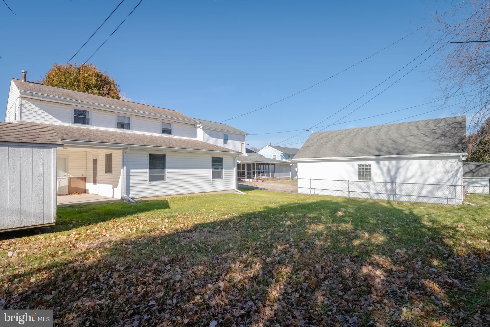 LODGE FOREST MANOR - Residential