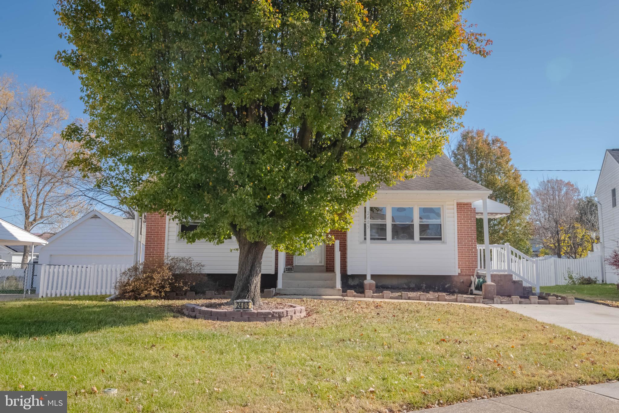 LODGE FOREST MANOR - Residential
