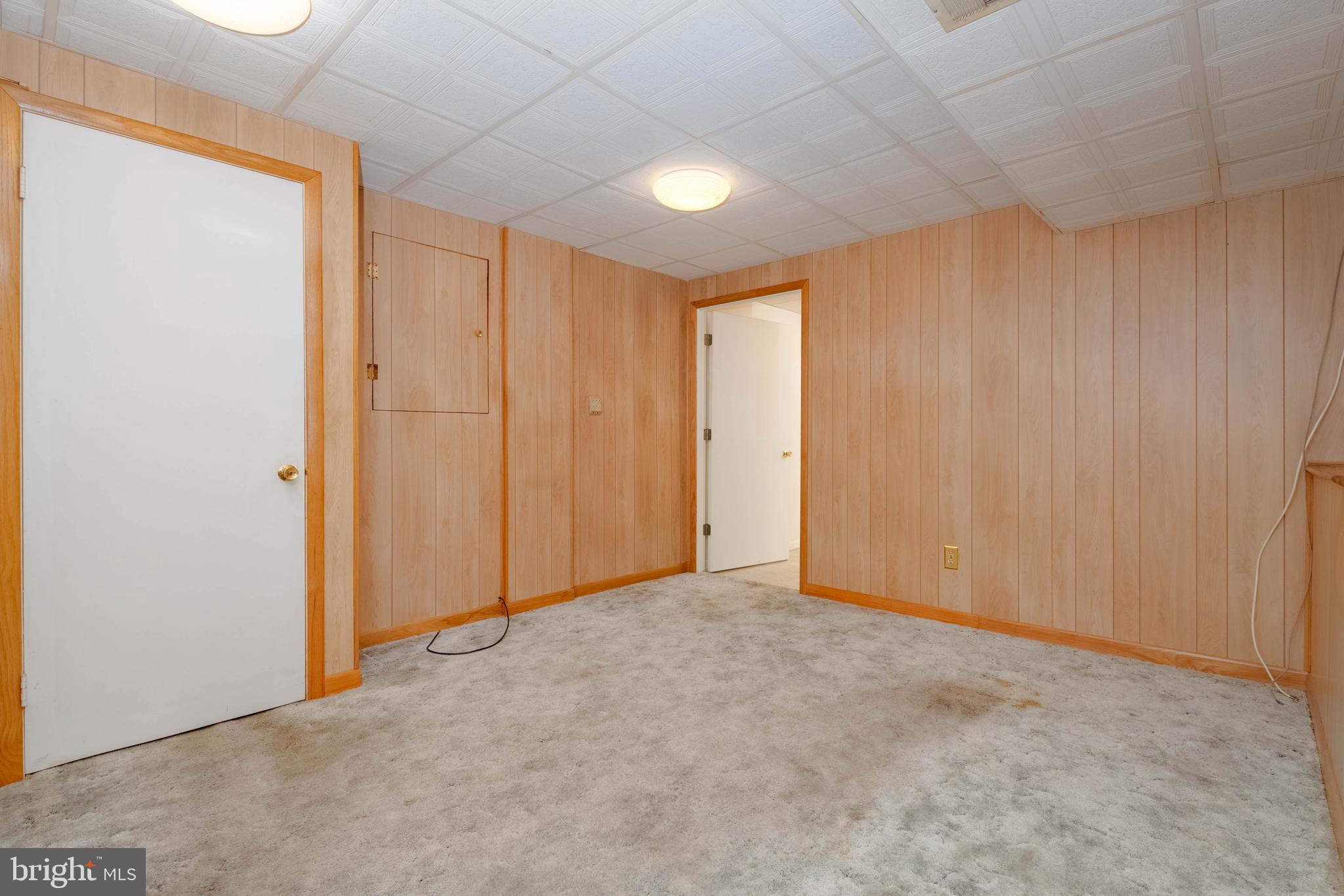 LODGE FOREST MANOR - Residential