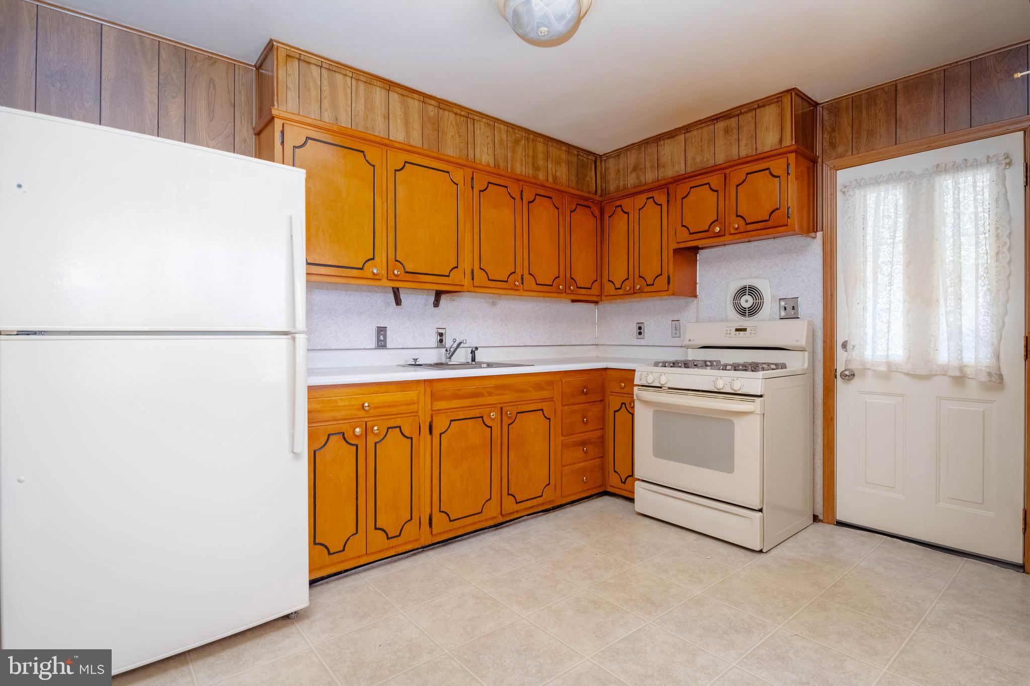 LODGE FOREST MANOR - Residential