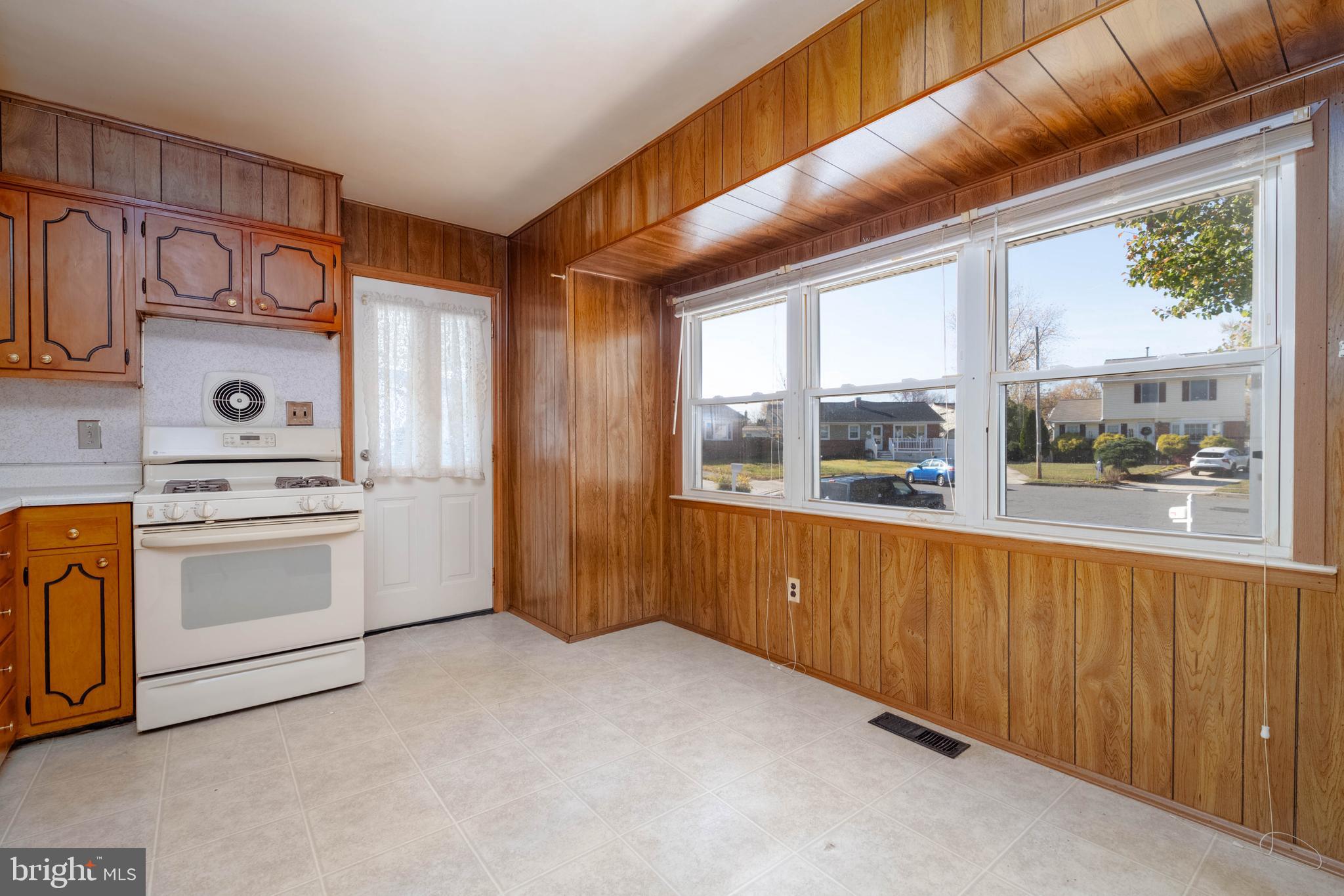 LODGE FOREST MANOR - Residential