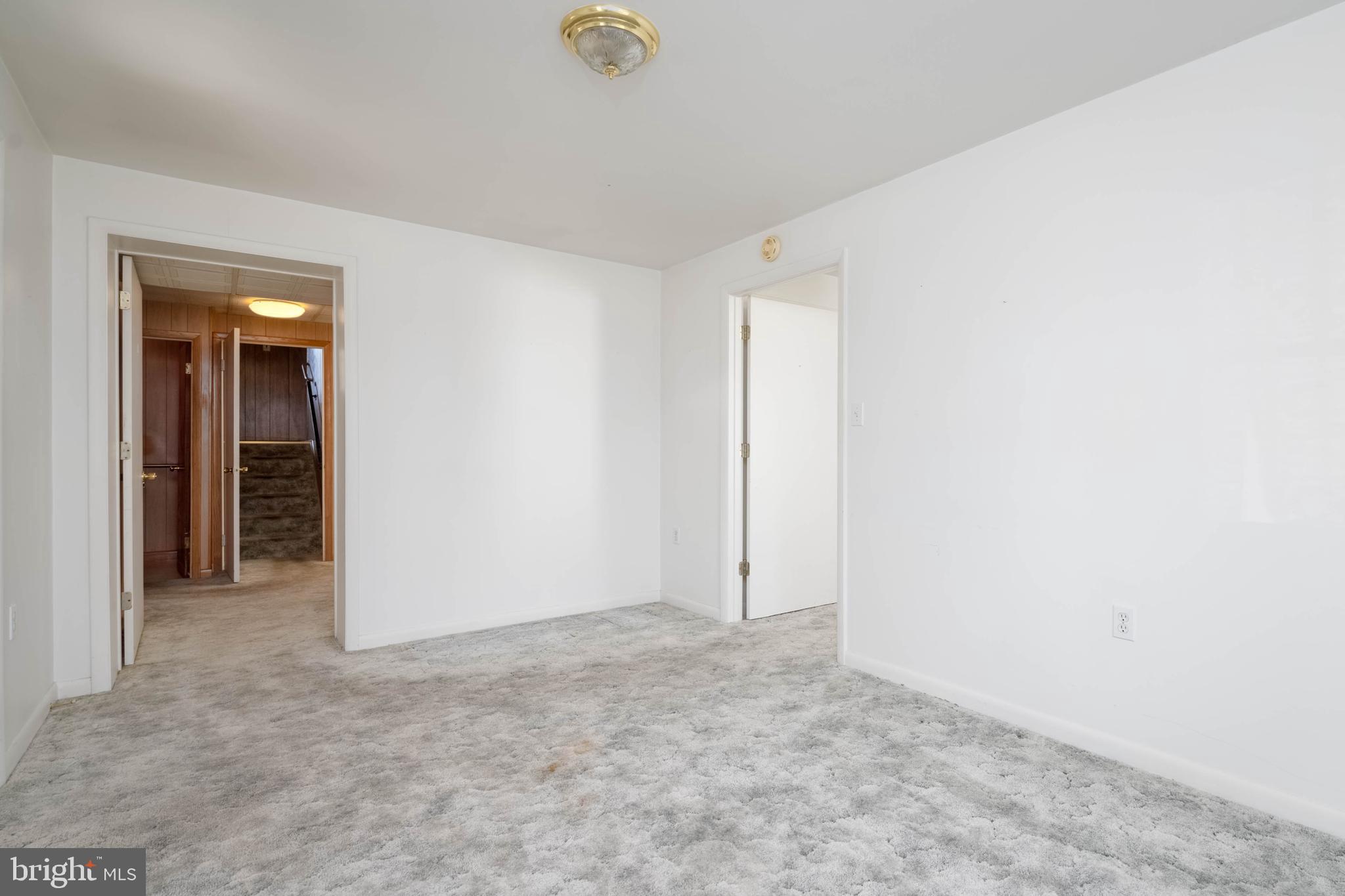 LODGE FOREST MANOR - Residential