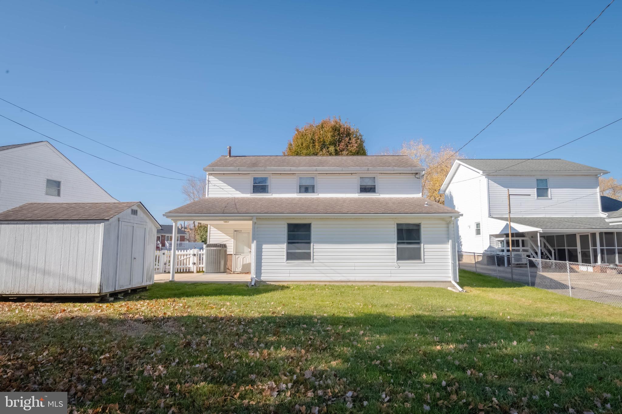LODGE FOREST MANOR - Residential