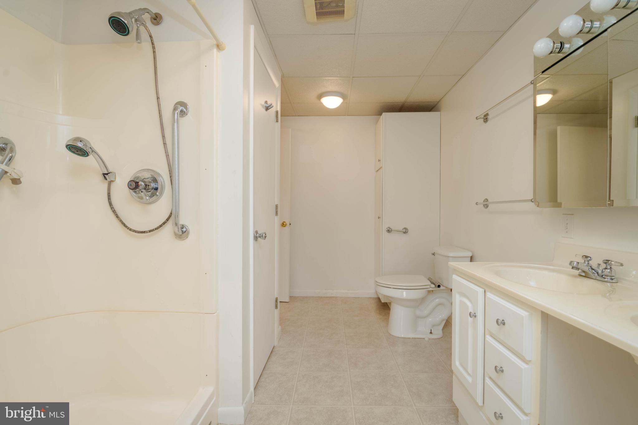 LODGE FOREST MANOR - Residential