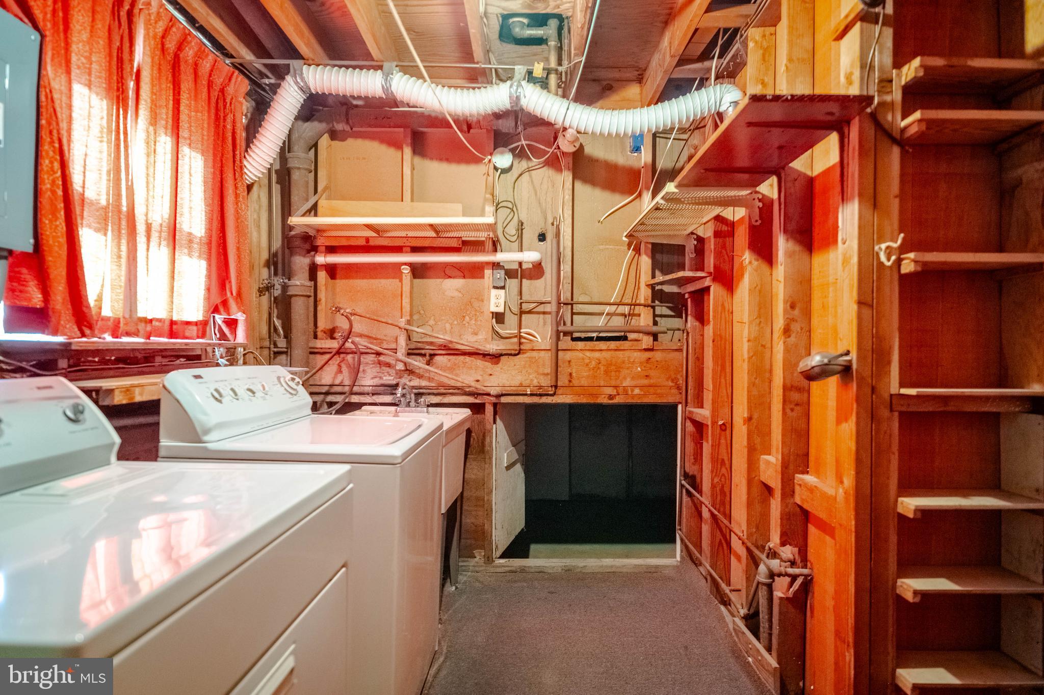 LODGE FOREST MANOR - Residential