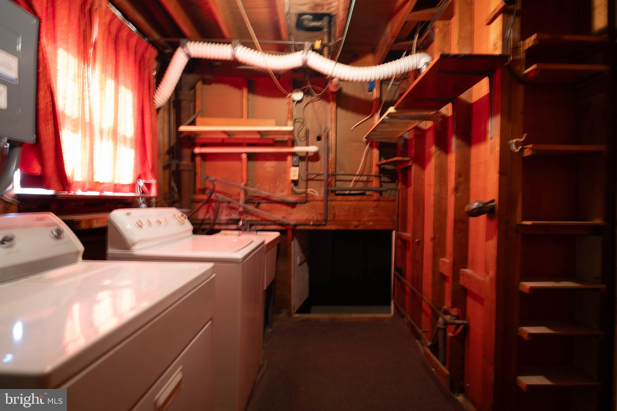 LODGE FOREST MANOR - Residential