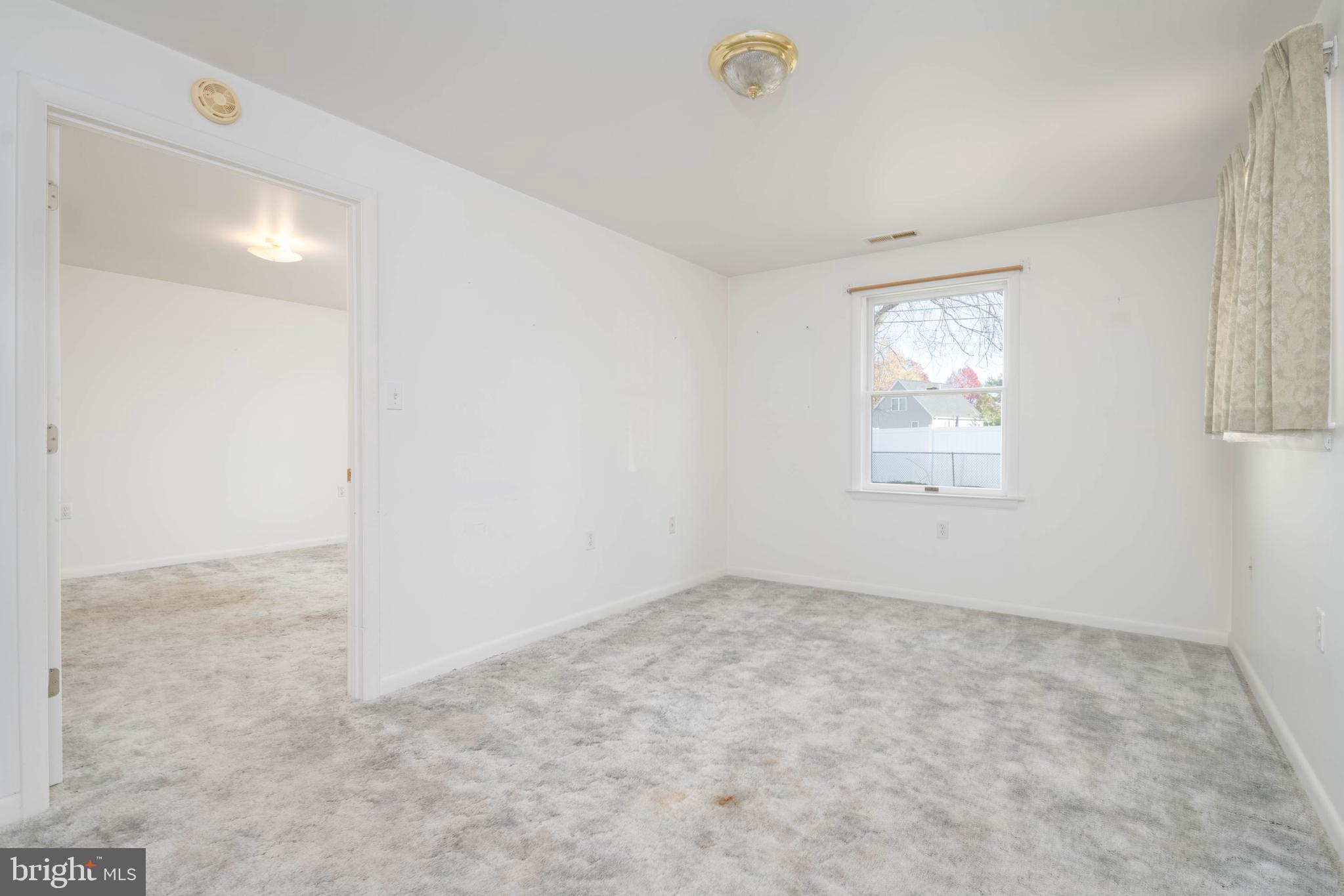 LODGE FOREST MANOR - Residential