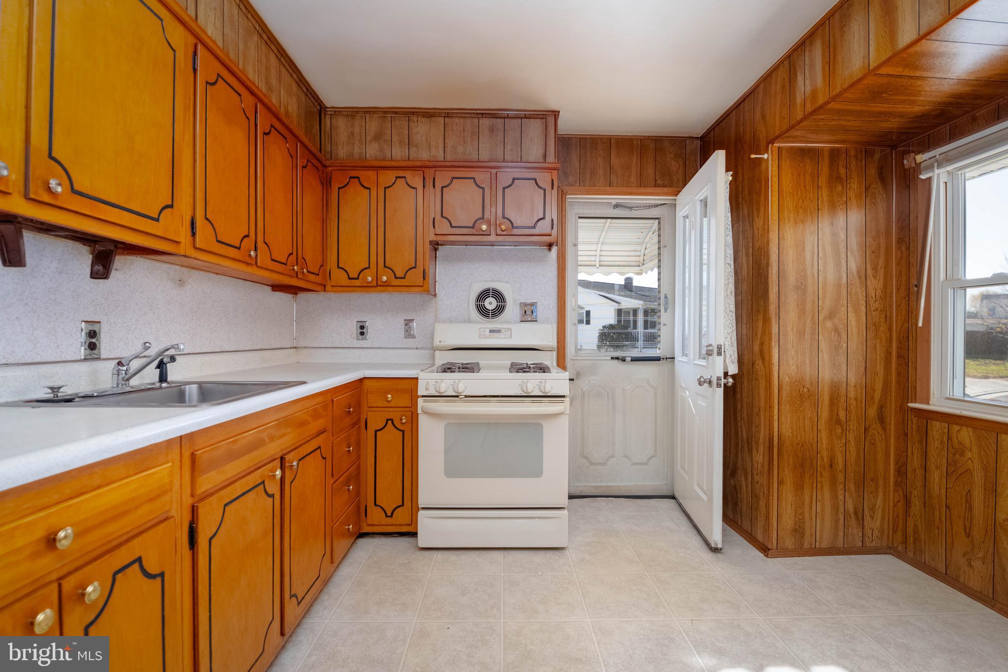 LODGE FOREST MANOR - Residential