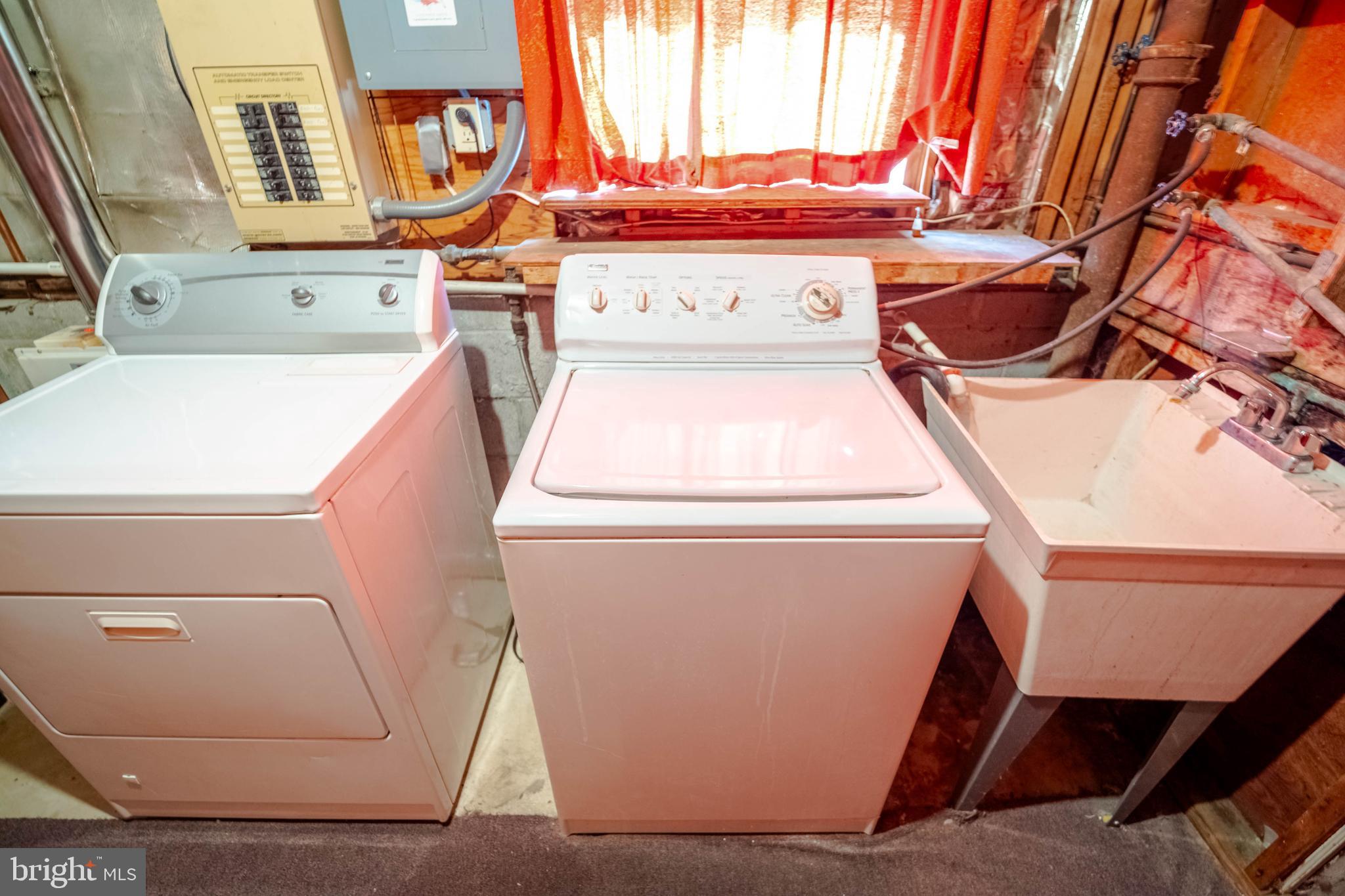 LODGE FOREST MANOR - Residential