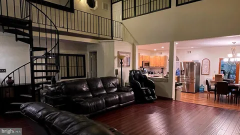 6324 Higham Drive, Alexandria, VA MLS: VAFX2227950