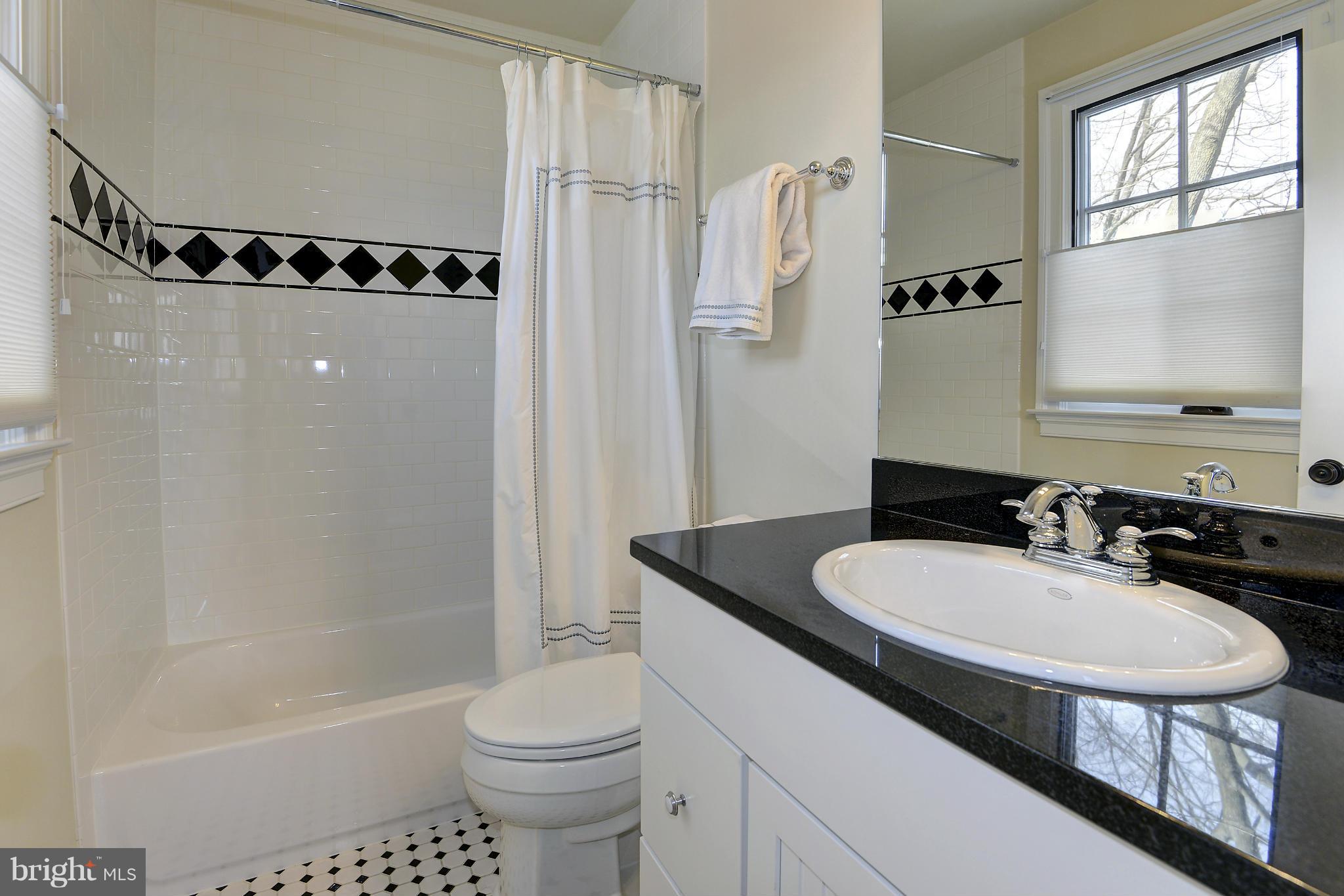 WEST MC LEAN - Residential