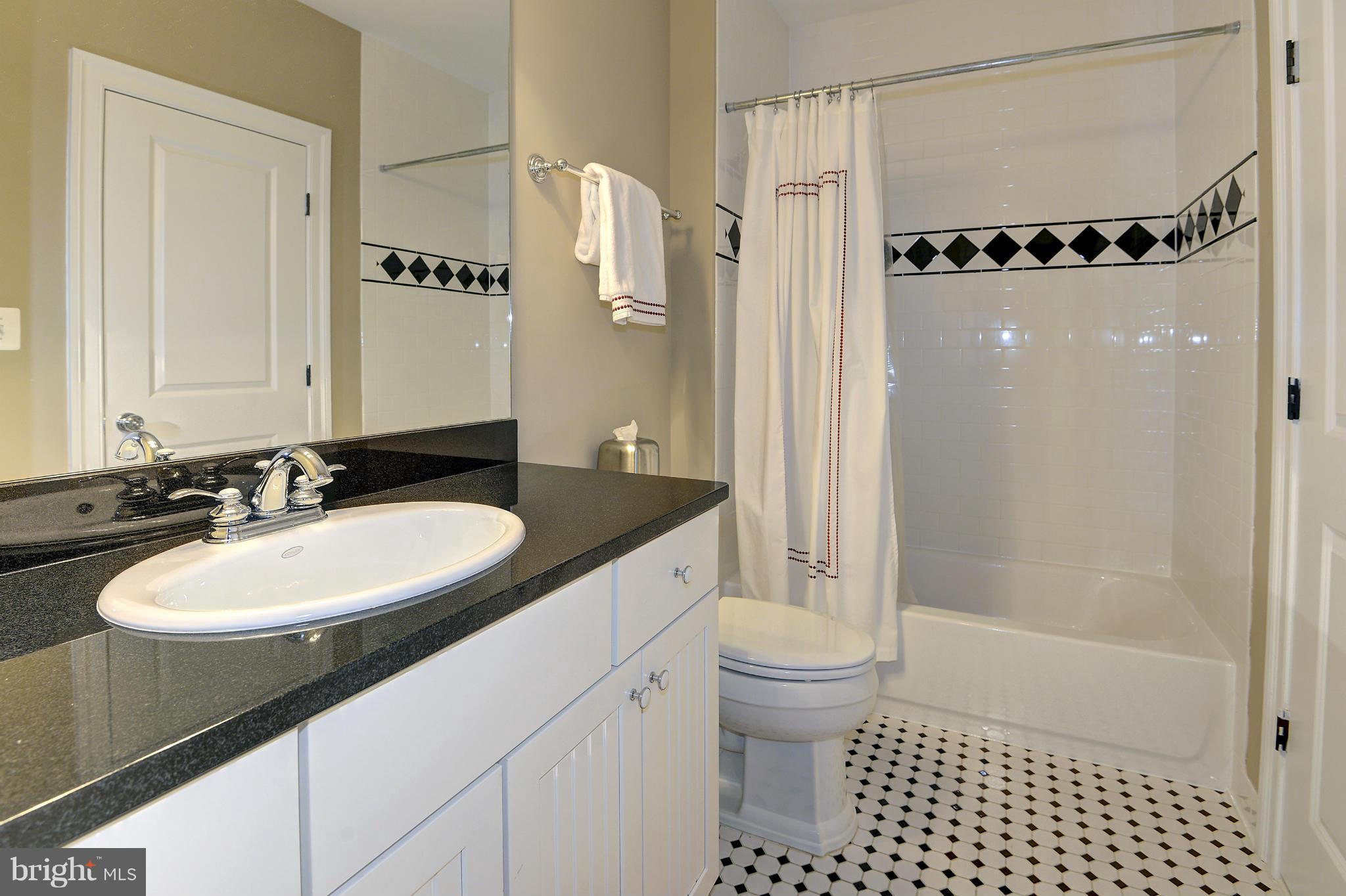 WEST MC LEAN - Residential