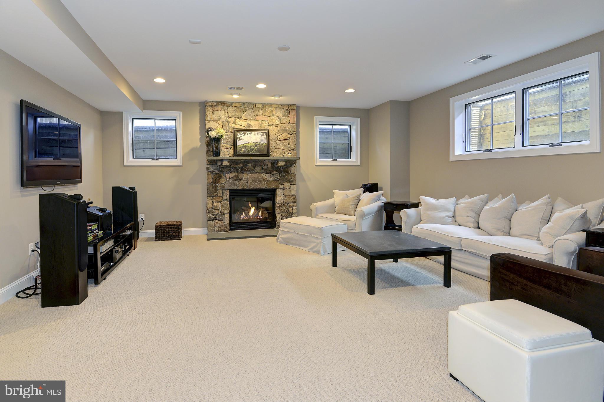 WEST MC LEAN - Residential