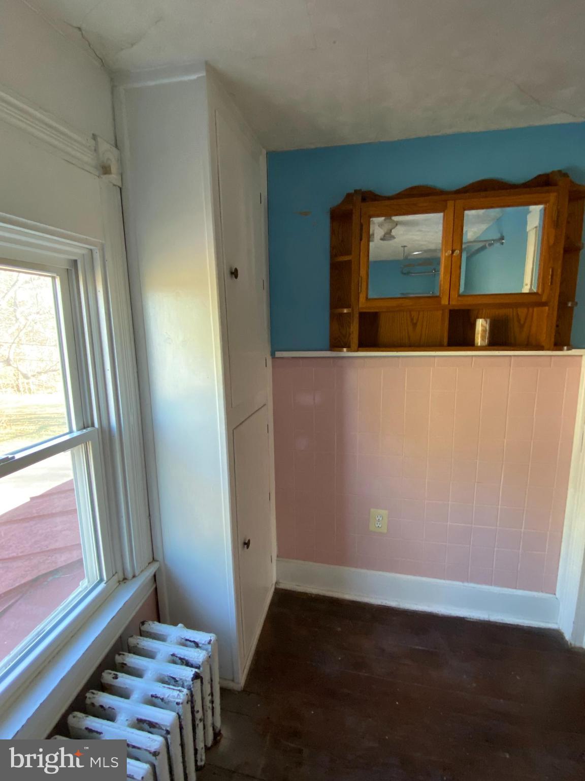 SUMMIT POINT - Residential