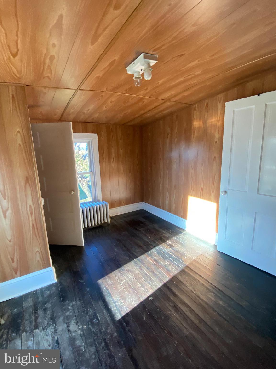 SUMMIT POINT - Residential