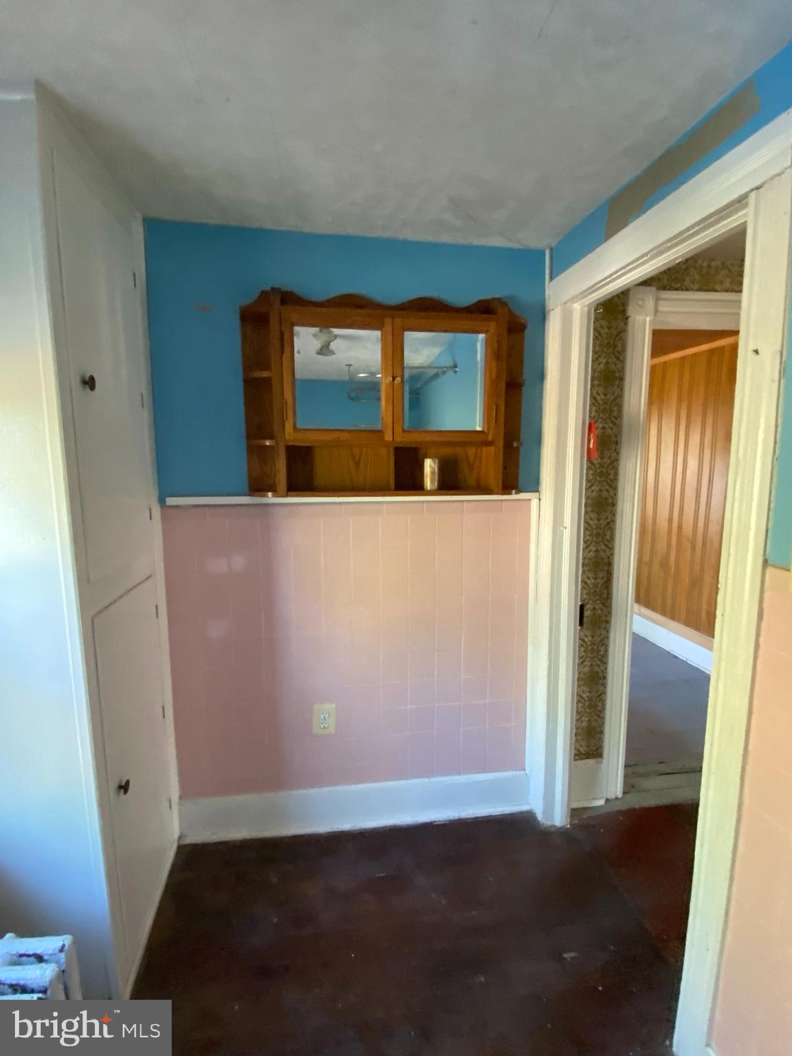 SUMMIT POINT - Residential