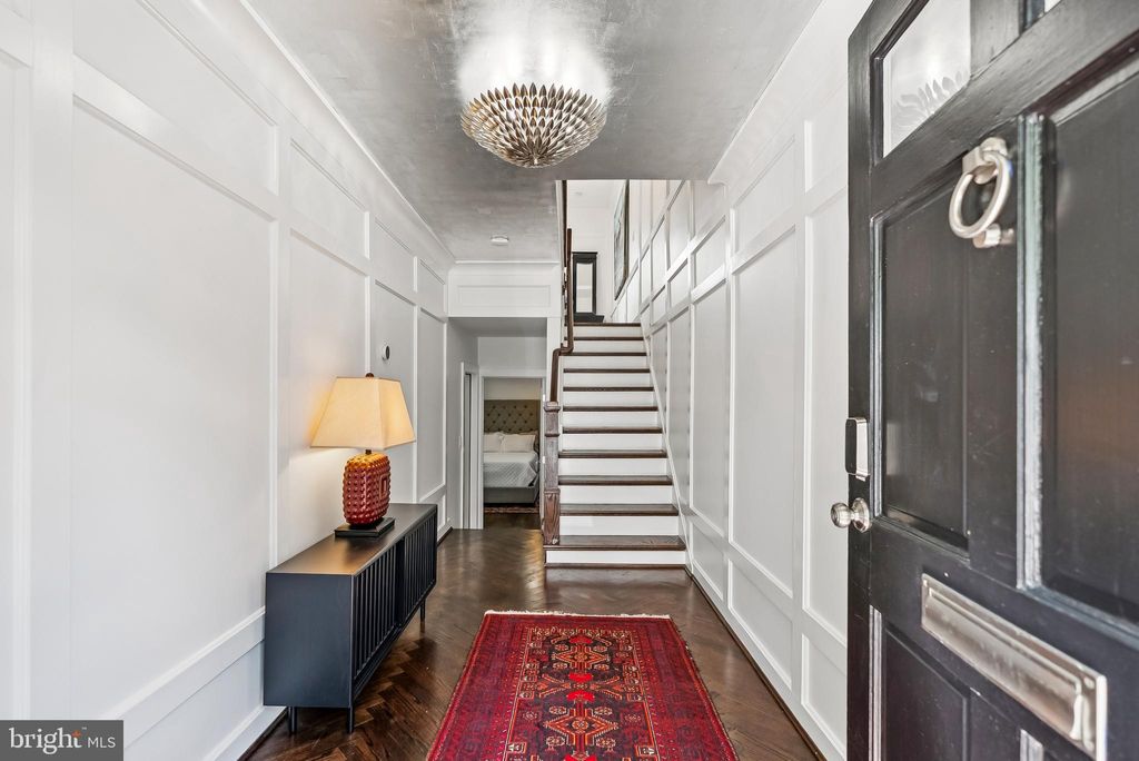 Photo of 422 N Union Street, ALEXANDRIA, VA 22314 (MLS # VAAX2049230)