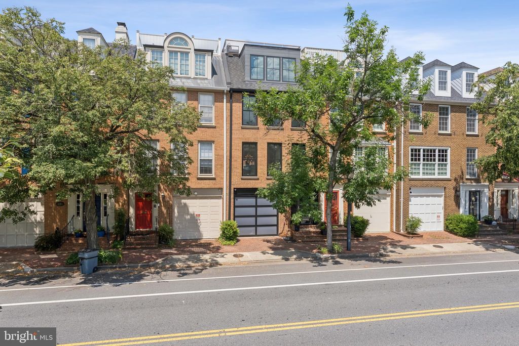 Photo of 422 N Union Street, ALEXANDRIA, VA 22314 (MLS # VAAX2049230)