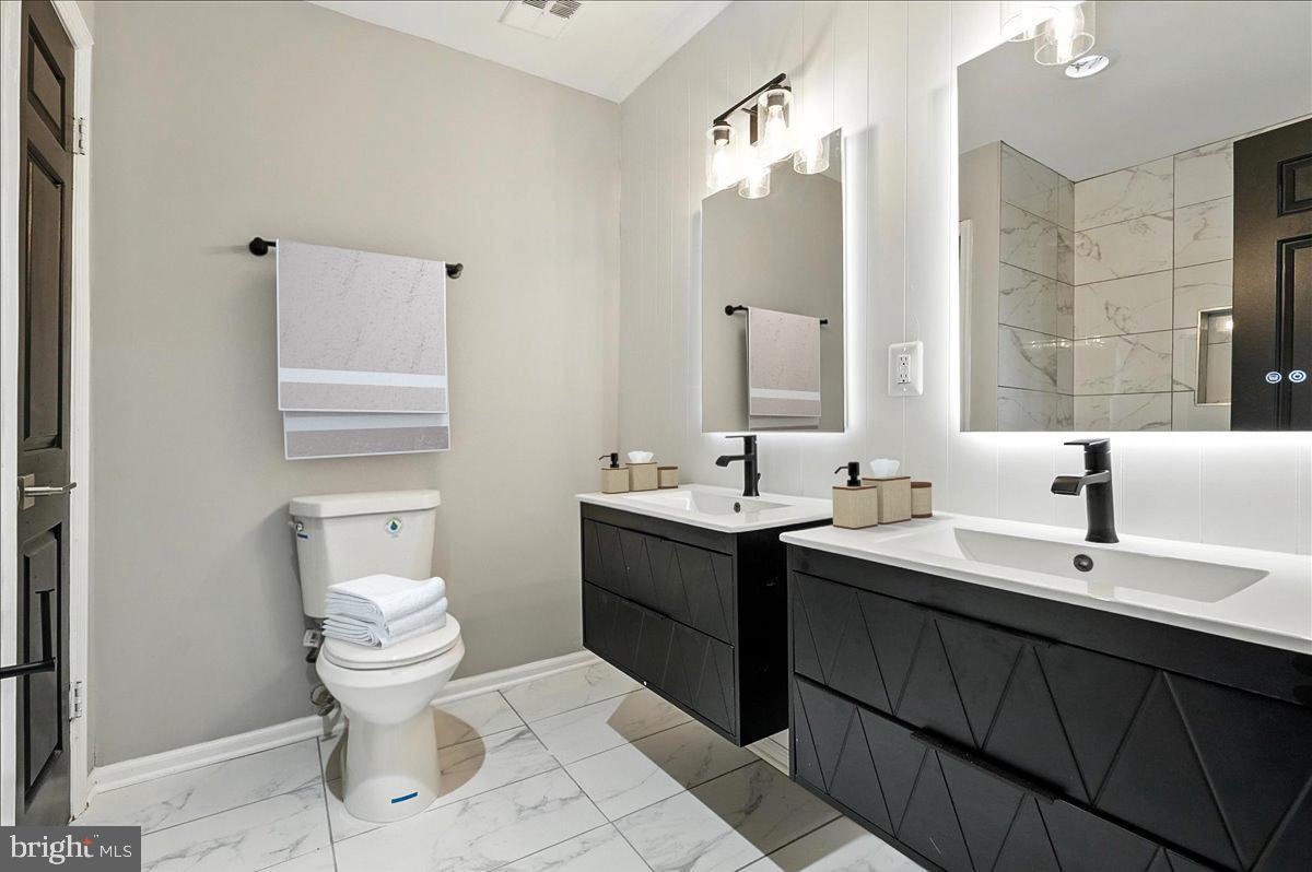 STONEGATE VILLAGE - Residential