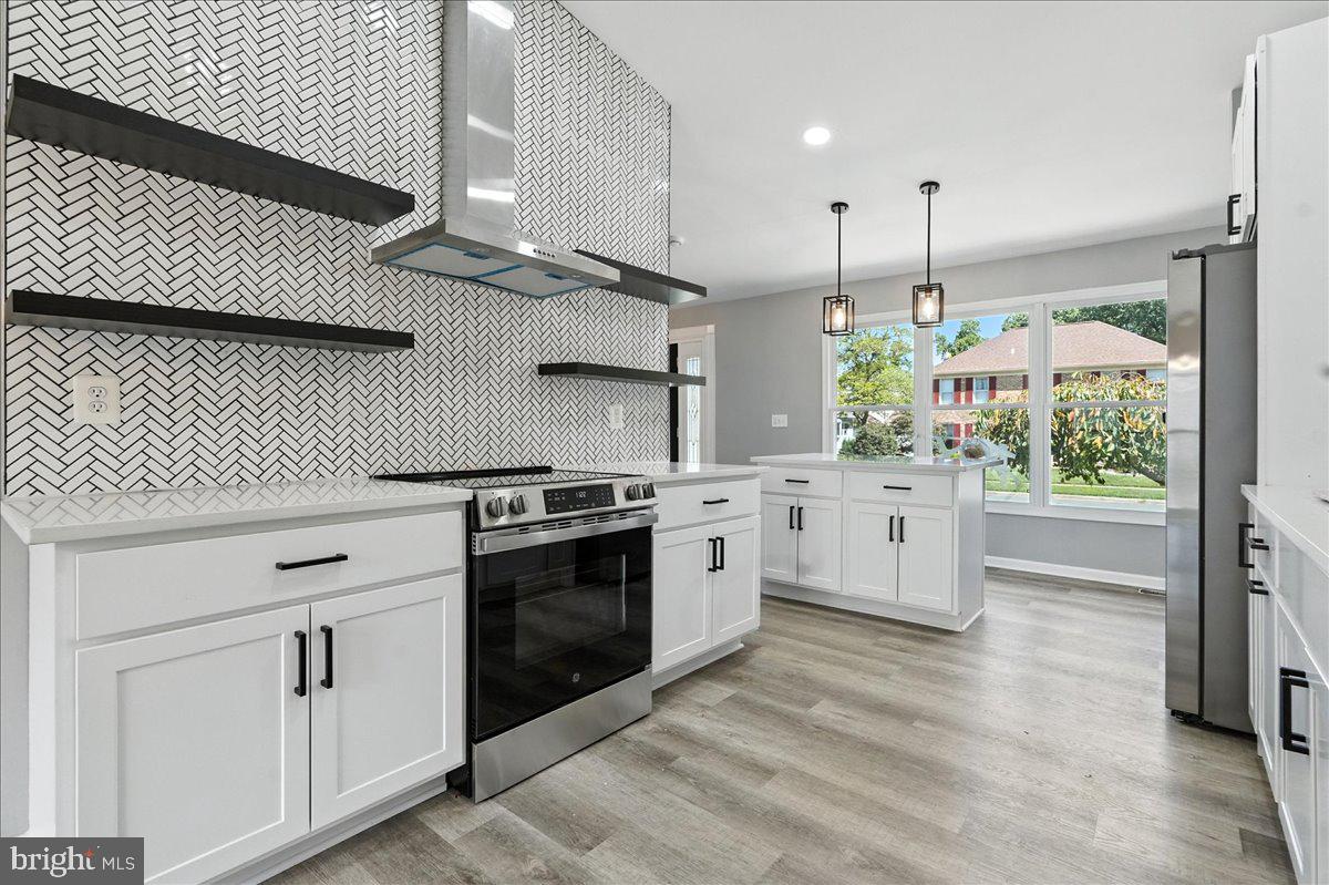 STONEGATE VILLAGE - Residential