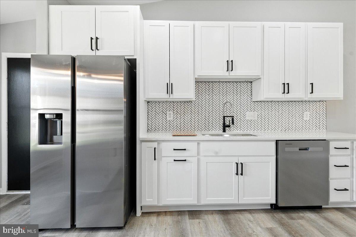 1697 BARRISTER COURT