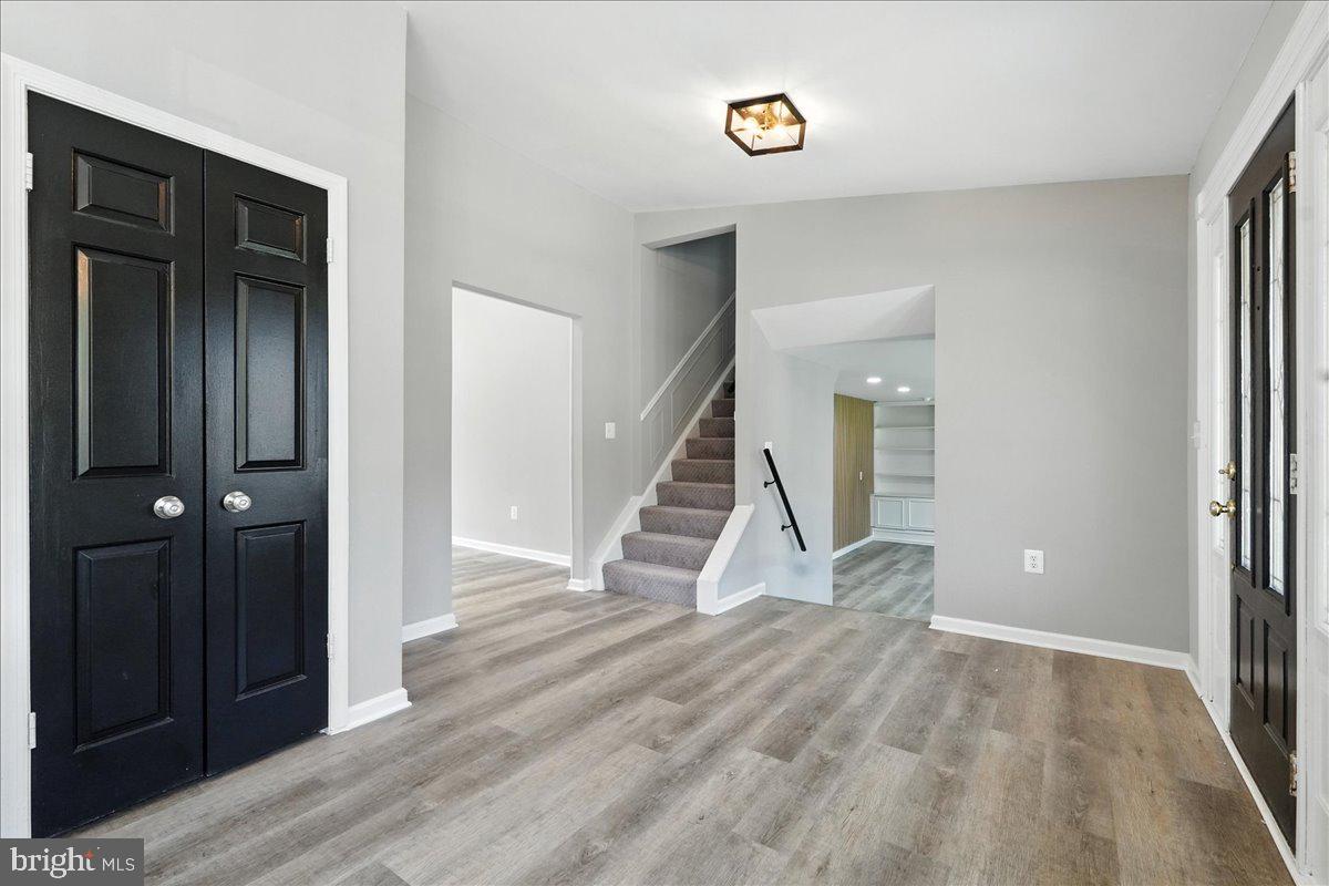 STONEGATE VILLAGE - Residential