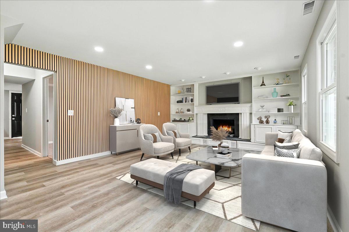 STONEGATE VILLAGE - Residential