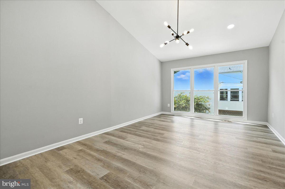 STONEGATE VILLAGE - Residential