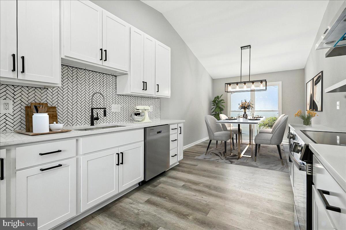 STONEGATE VILLAGE - Residential