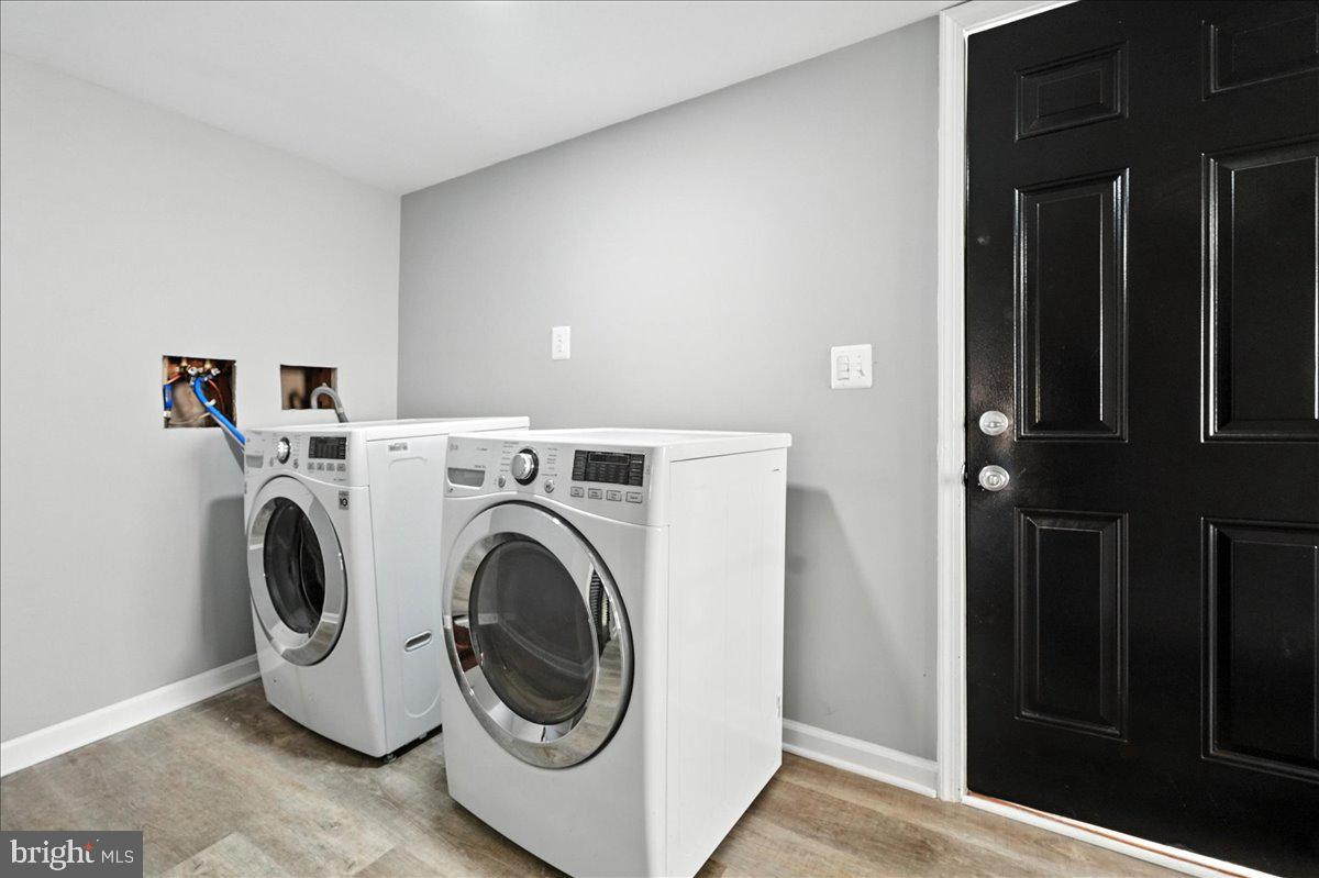 STONEGATE VILLAGE - Residential