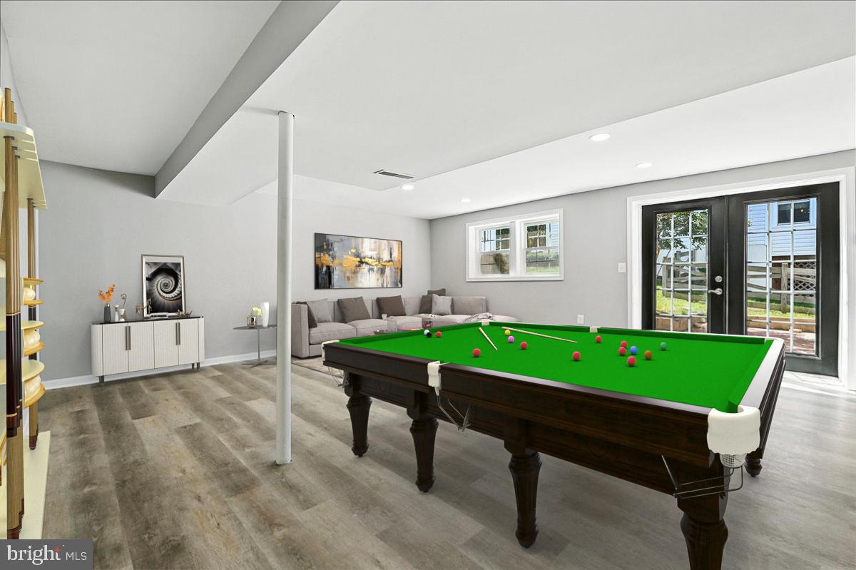 STONEGATE VILLAGE - Residential