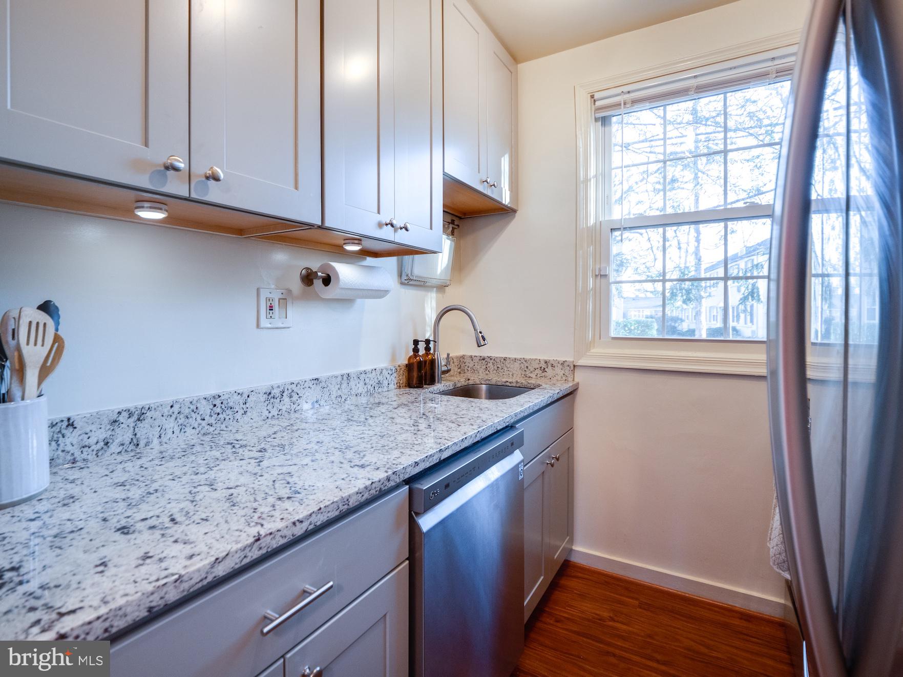 ARLINGTON OAKS - Residential